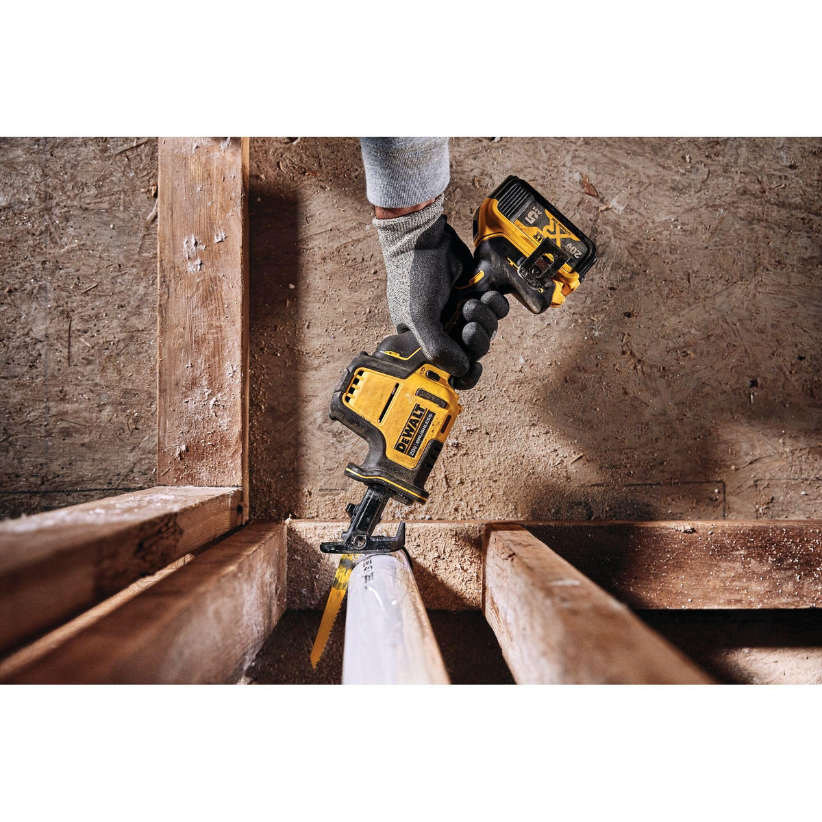 Cordless One-Handed Reciprocating Saw O874024