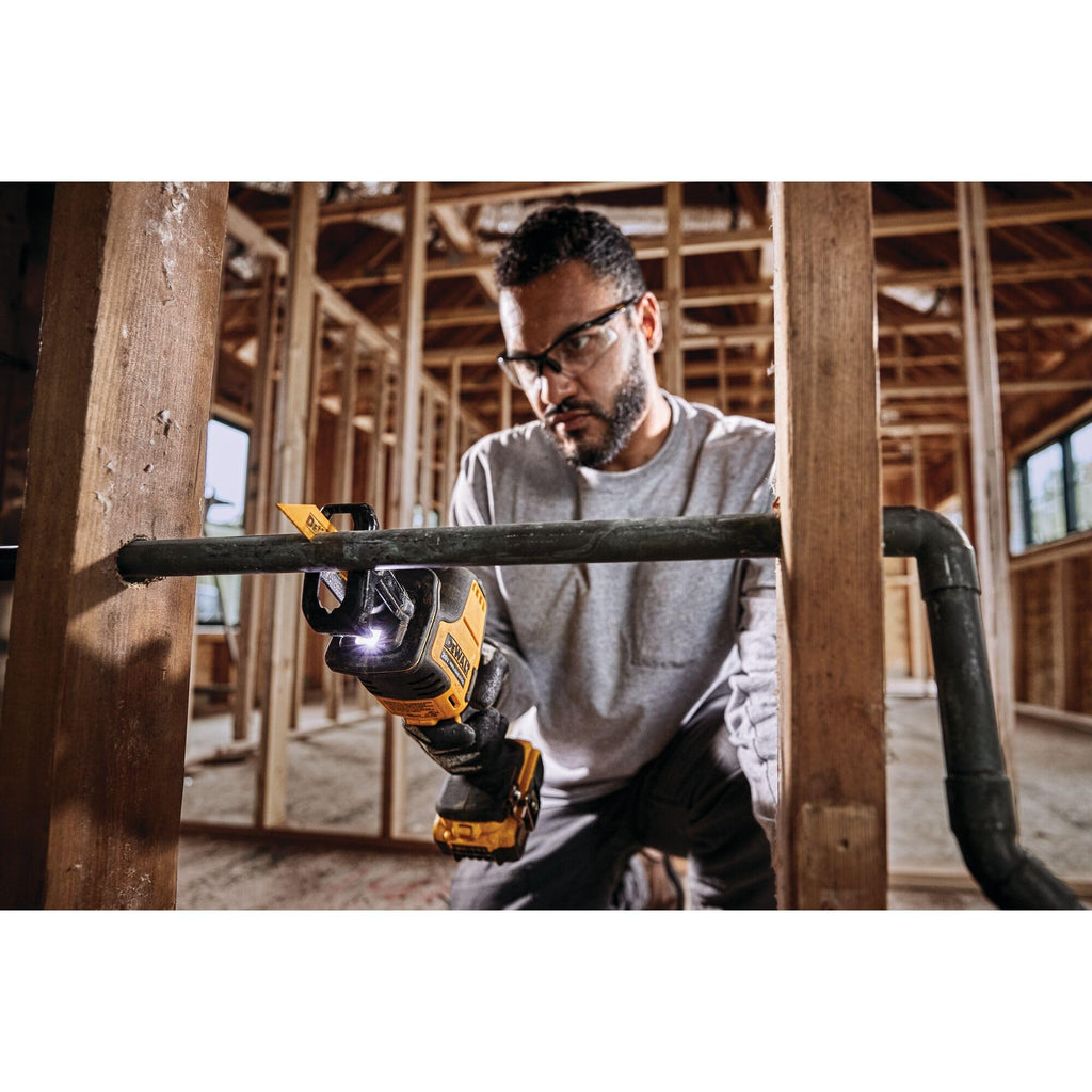 Cordless One-Handed Reciprocating Saw O874024