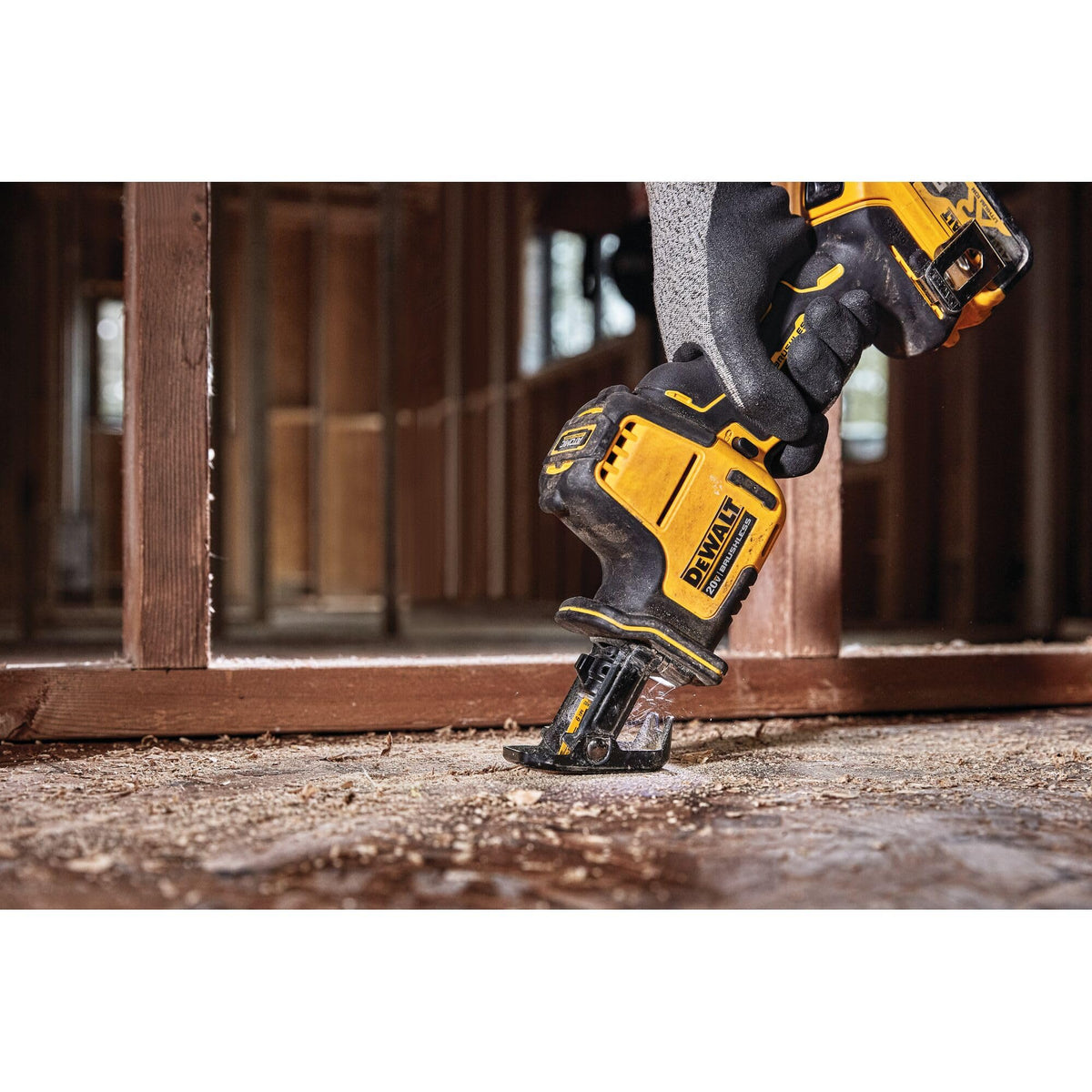 Cordless One-Handed Reciprocating Saw O874024