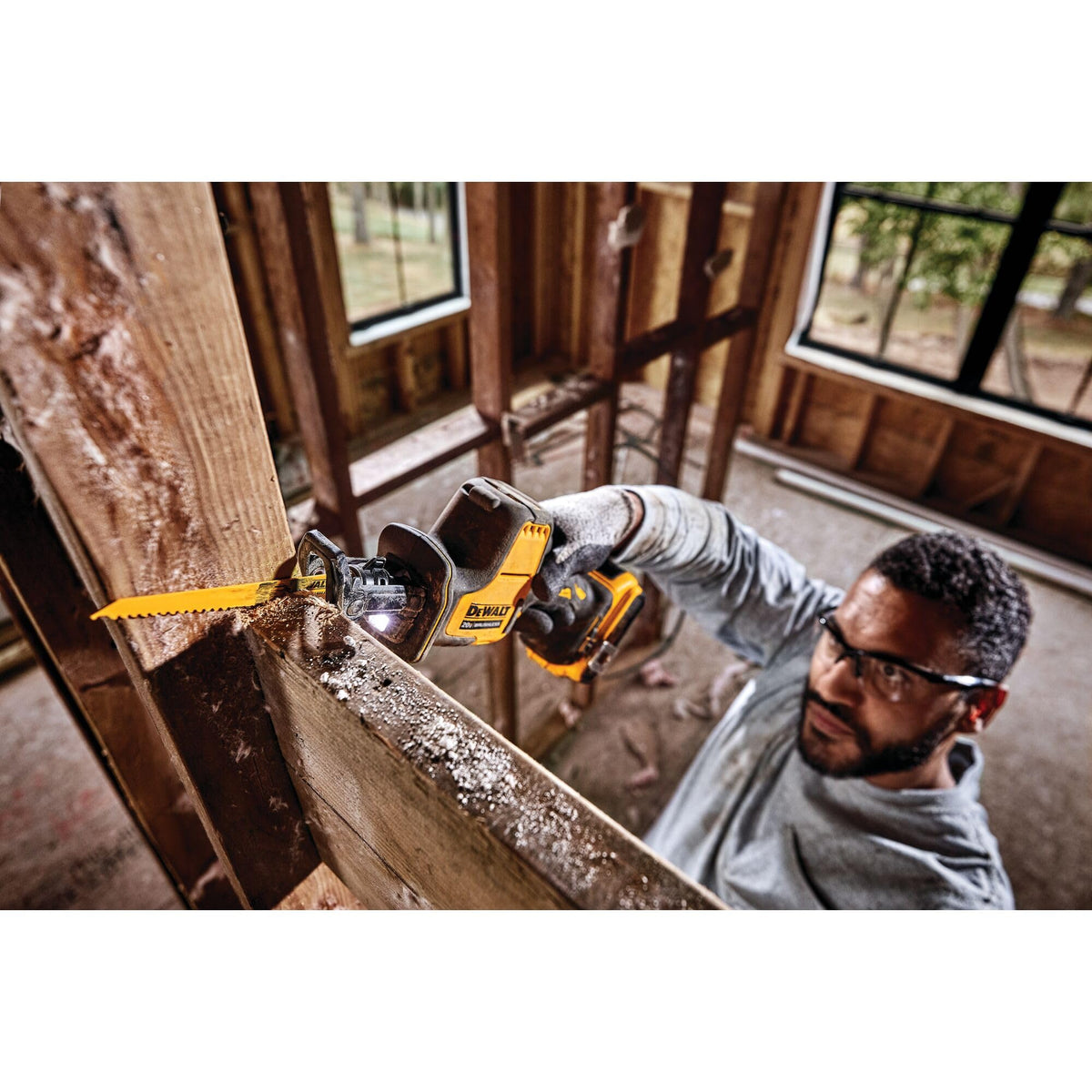 Cordless One-Handed Reciprocating Saw O874024