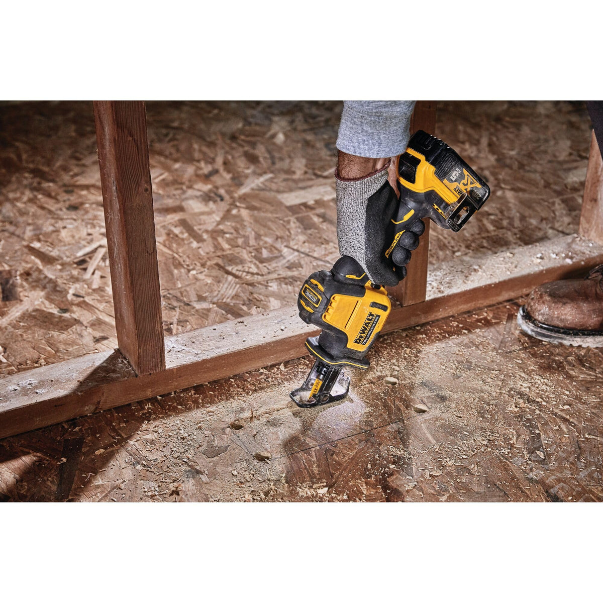 Cordless One-Handed Reciprocating Saw O874024